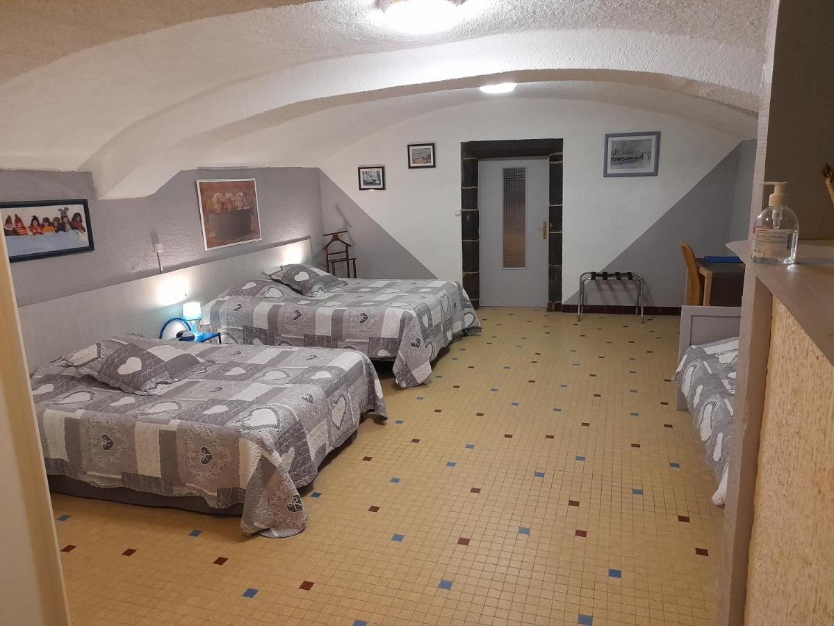 Leclosdipontine L'Ecole Des Demoiselles Pontgibaud Luaran gambar