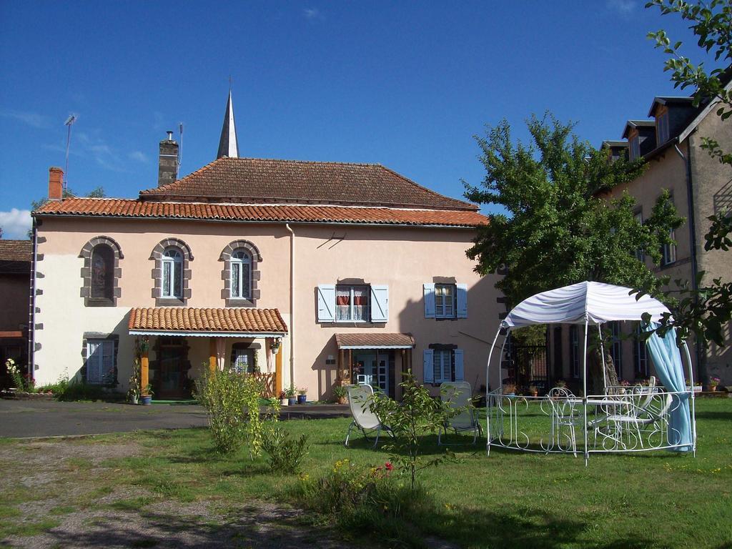Leclosdipontine L'Ecole Des Demoiselles Pontgibaud Luaran gambar