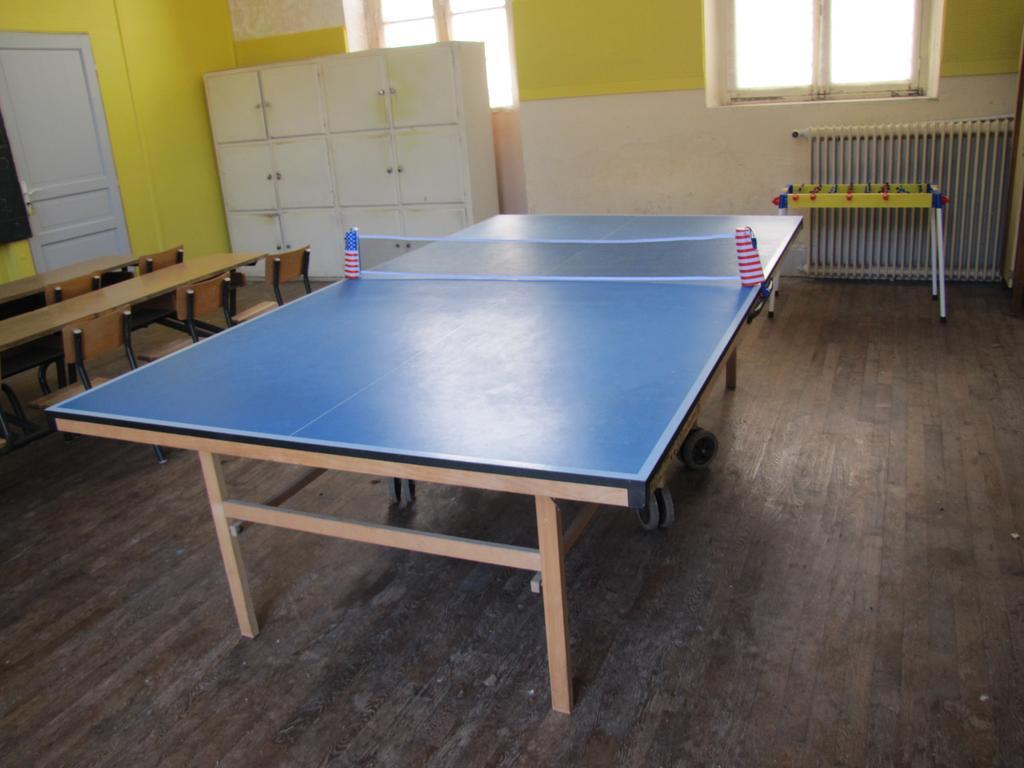 Leclosdipontine L'Ecole Des Demoiselles Pontgibaud Luaran gambar