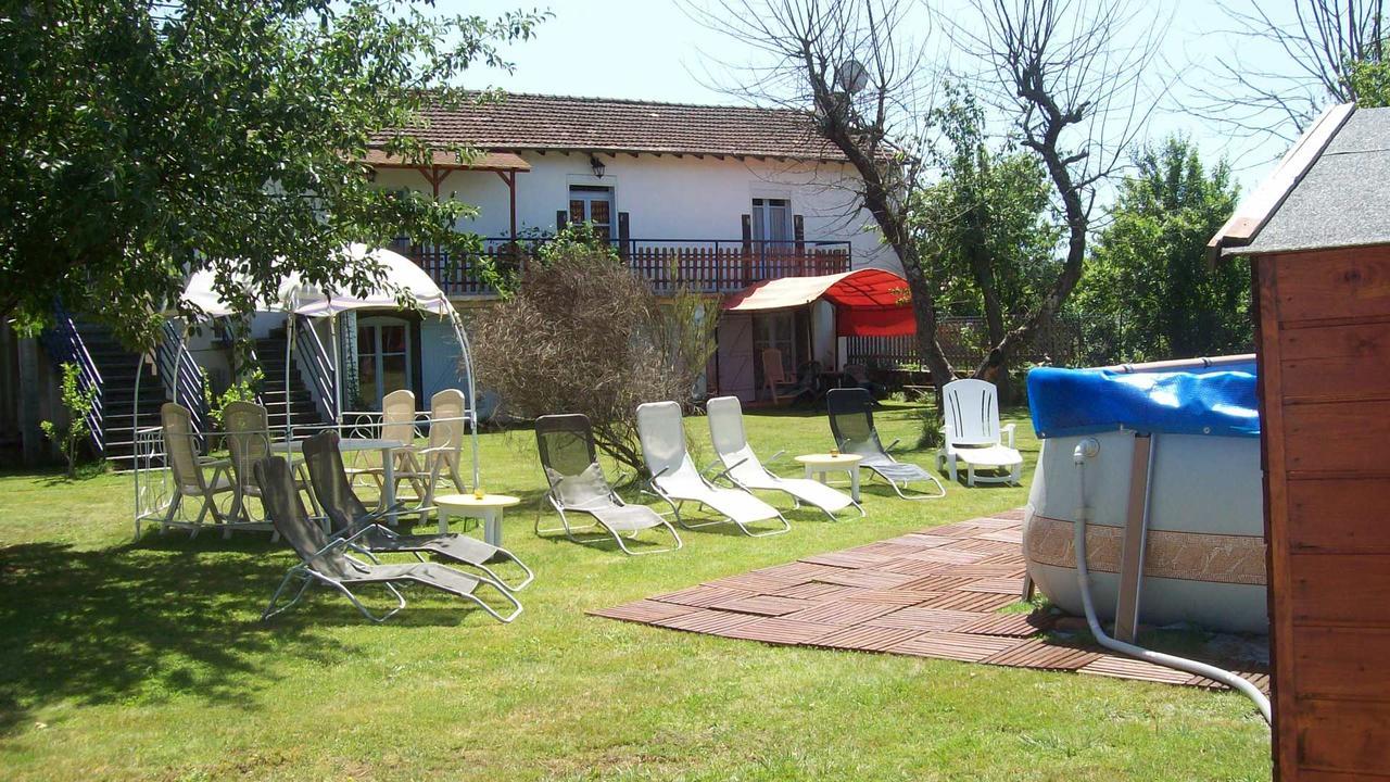 Leclosdipontine L'Ecole Des Demoiselles Pontgibaud Luaran gambar